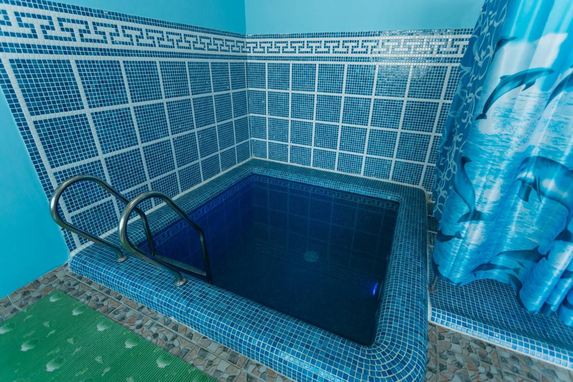 Orom Hotel Фергана Екстериор снимка