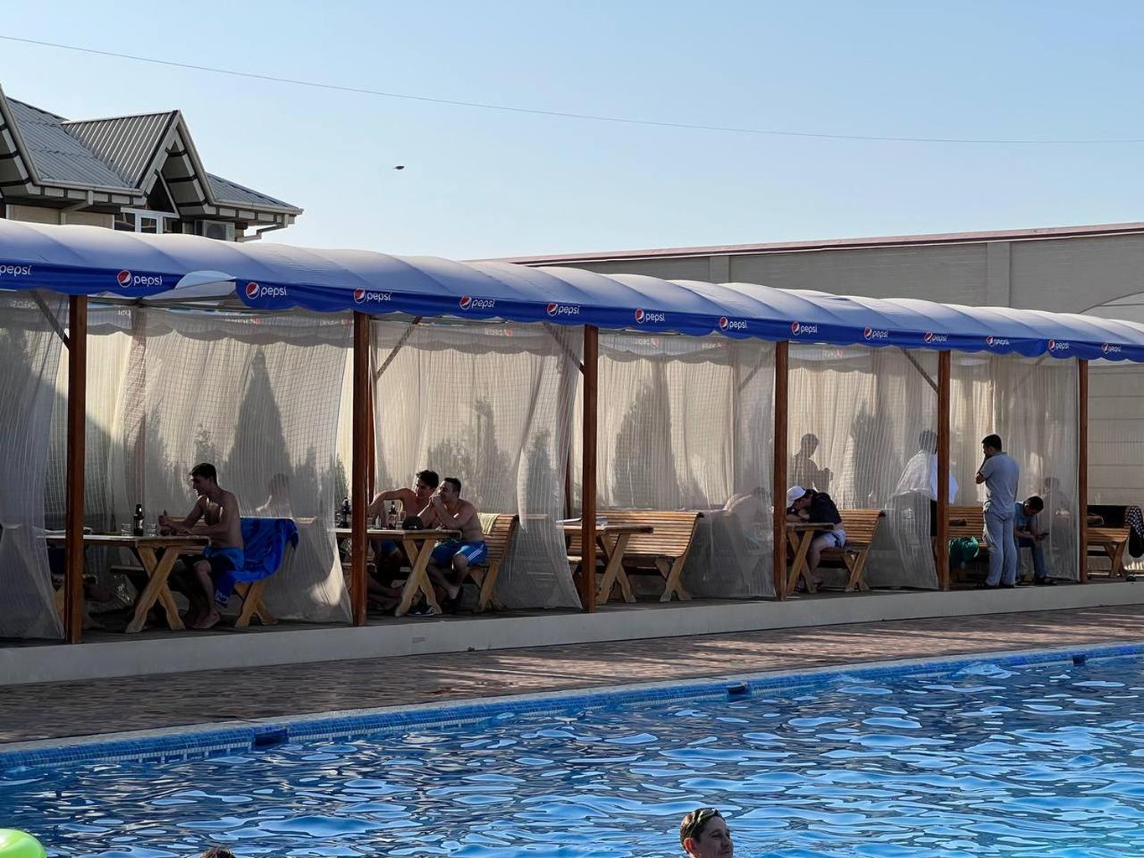 Orom Hotel Фергана Екстериор снимка