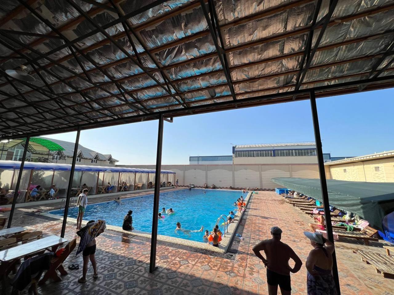 Orom Hotel Фергана Екстериор снимка