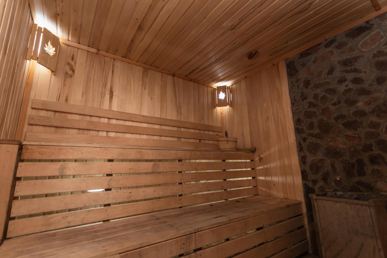 Orom Hotel Фергана Екстериор снимка