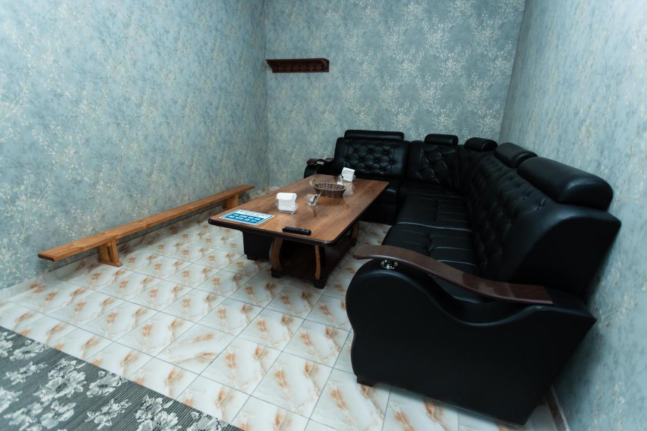 Orom Hotel Фергана Екстериор снимка