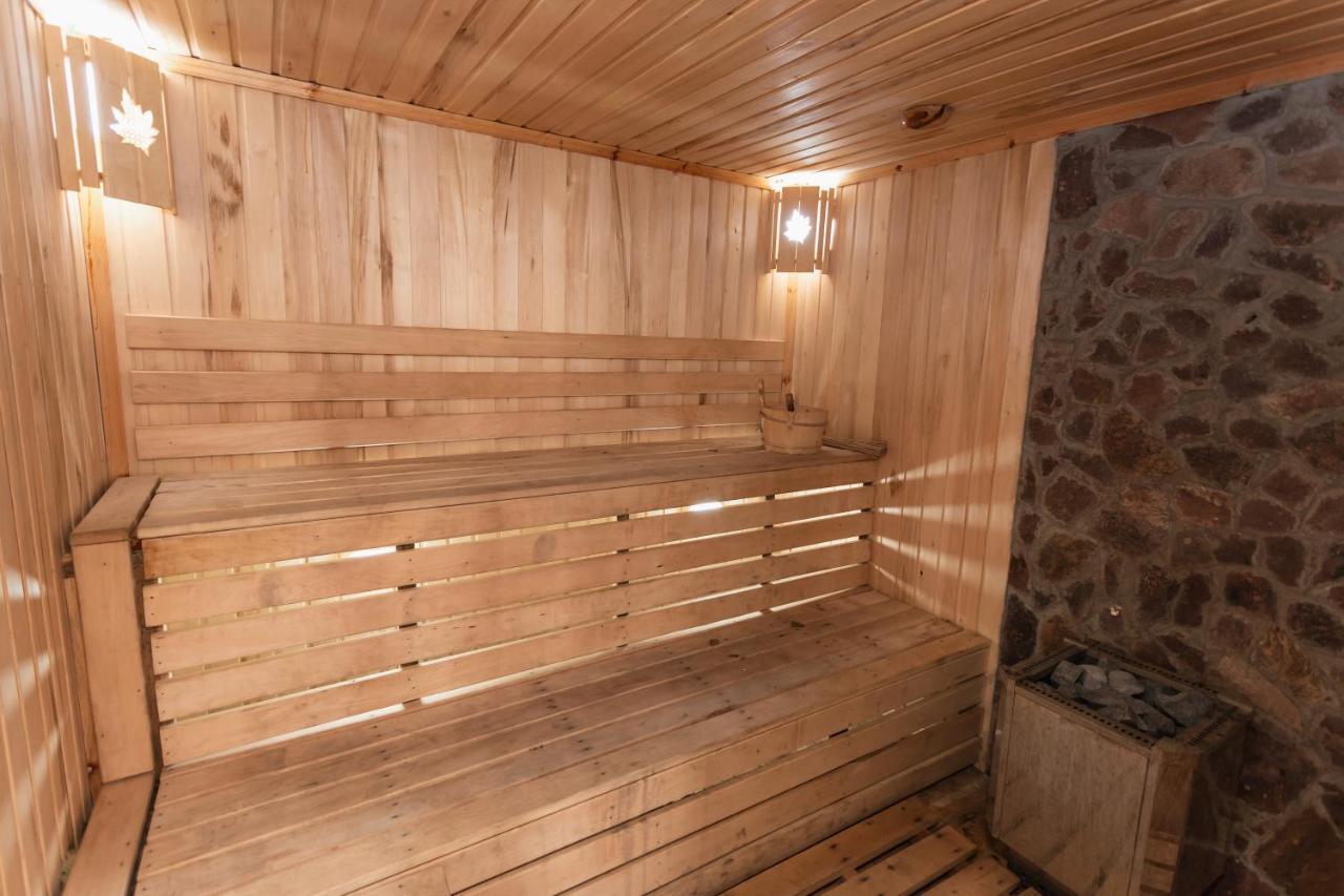 Orom Hotel Фергана Екстериор снимка
