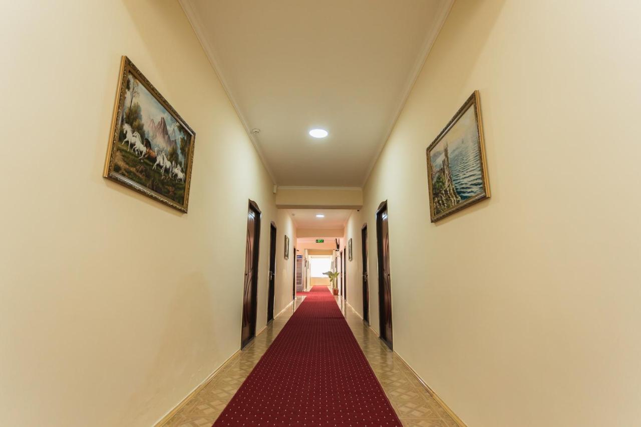 Orom Hotel Фергана Екстериор снимка
