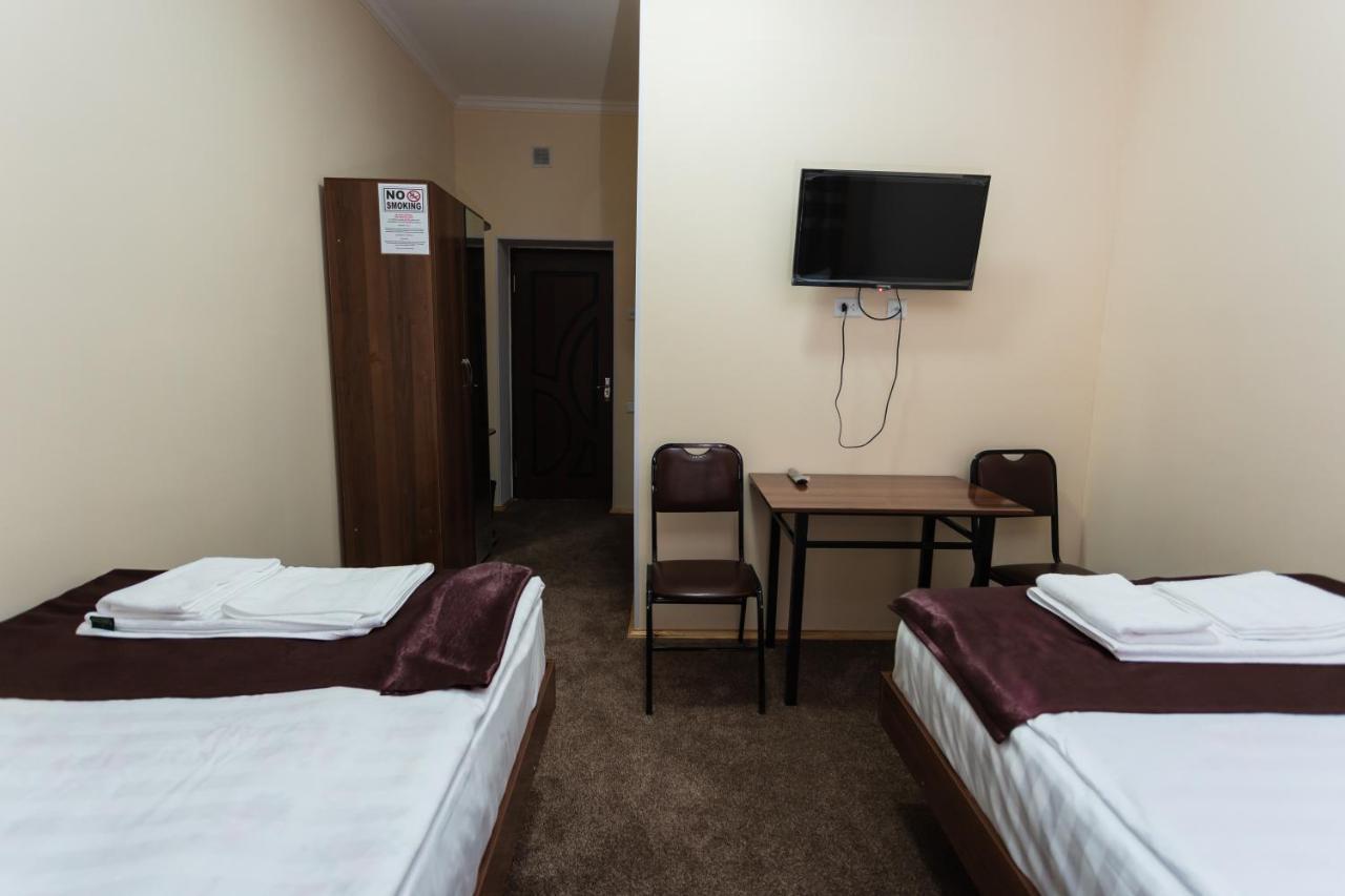 Orom Hotel Фергана Екстериор снимка