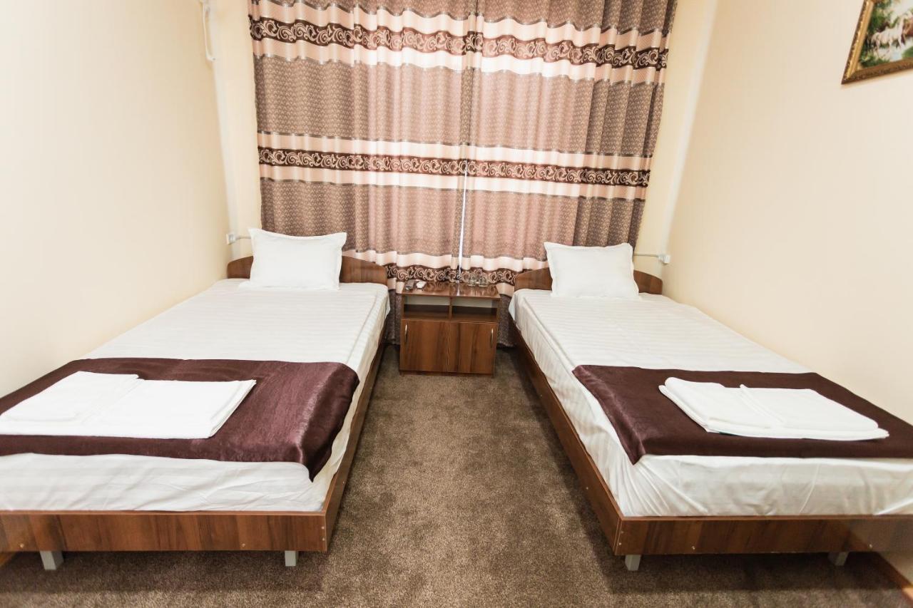 Orom Hotel Фергана Екстериор снимка